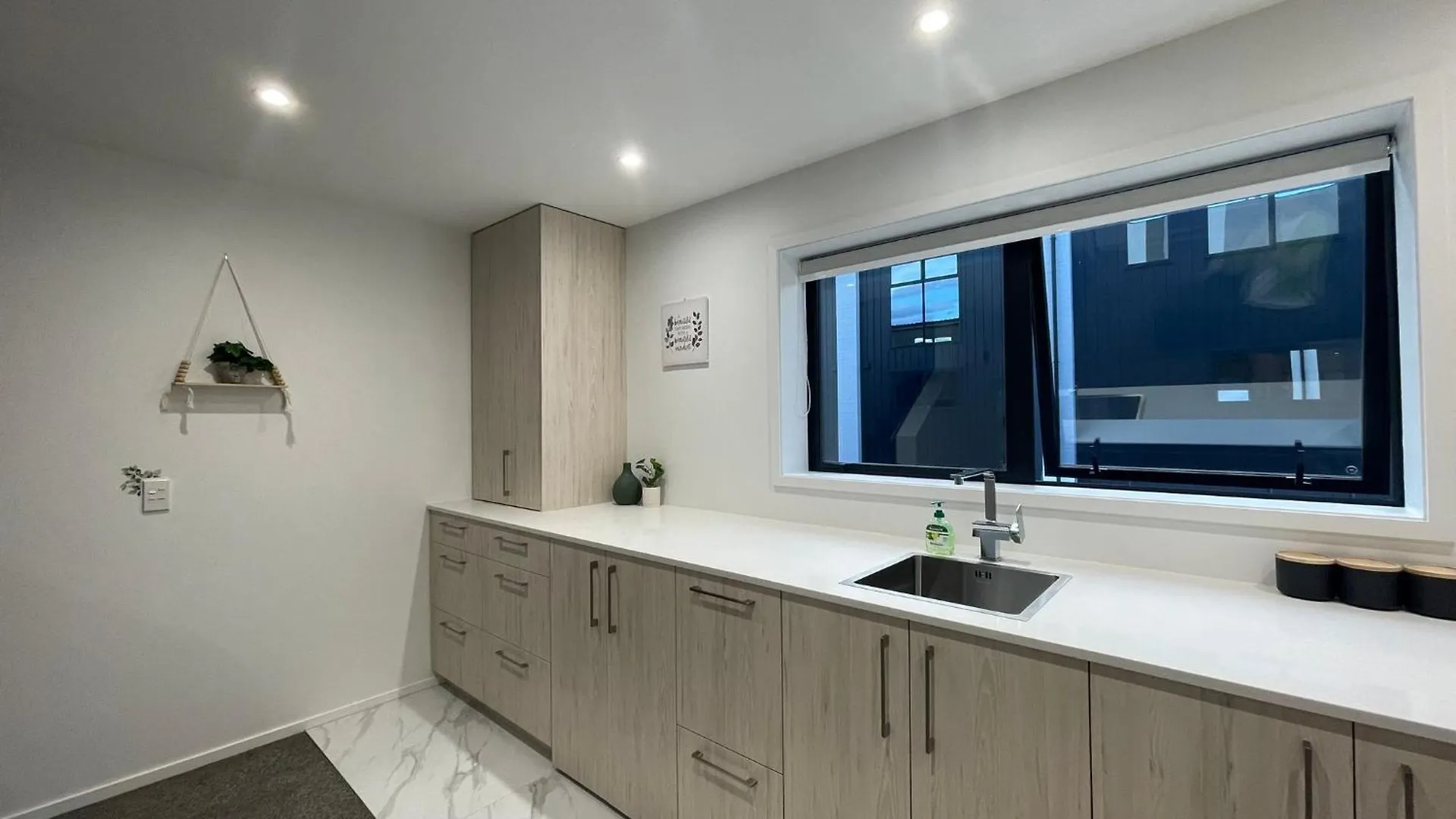 Luxury Cbd 2 Bed Near Riverside Market Free Parking! Christchurch New Zealand
