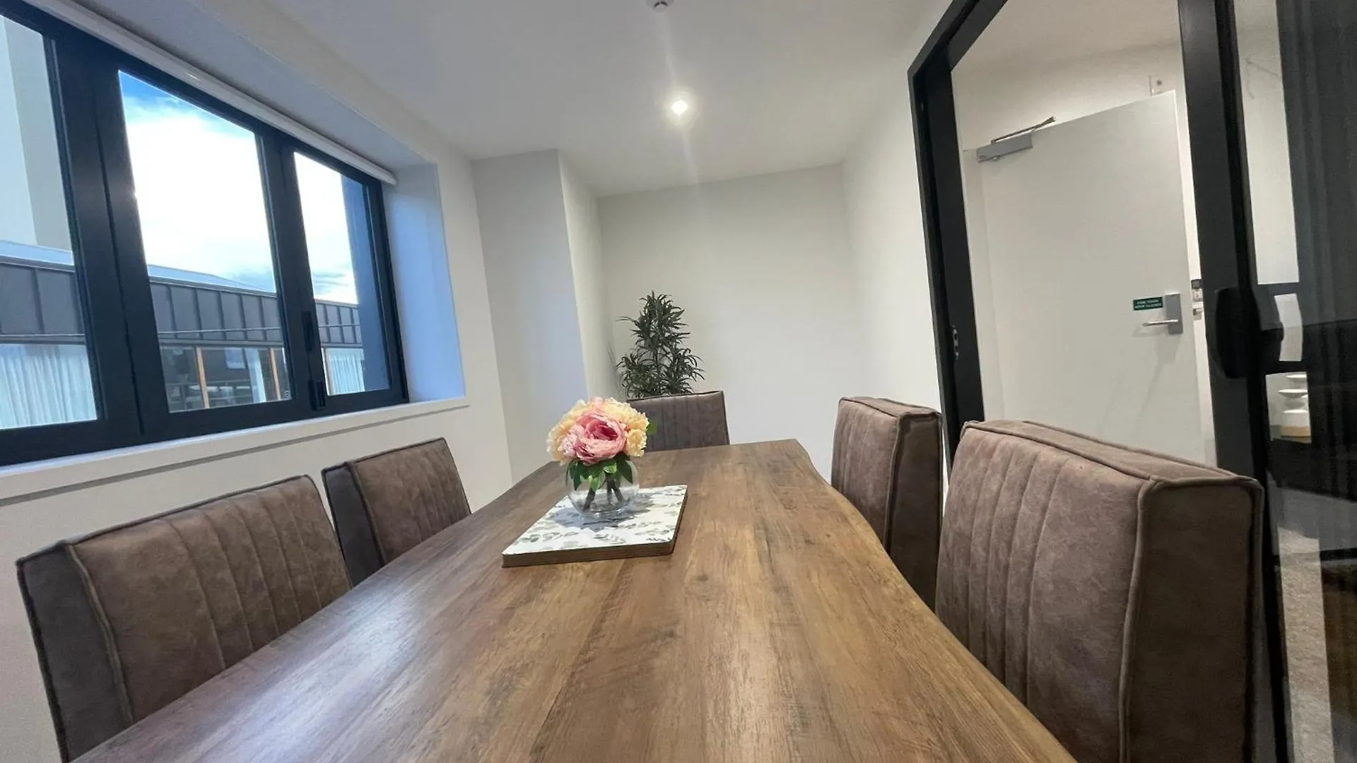 Luxury Cbd 2 Bed Near Riverside Market Free Parking! Christchurch New Zealand