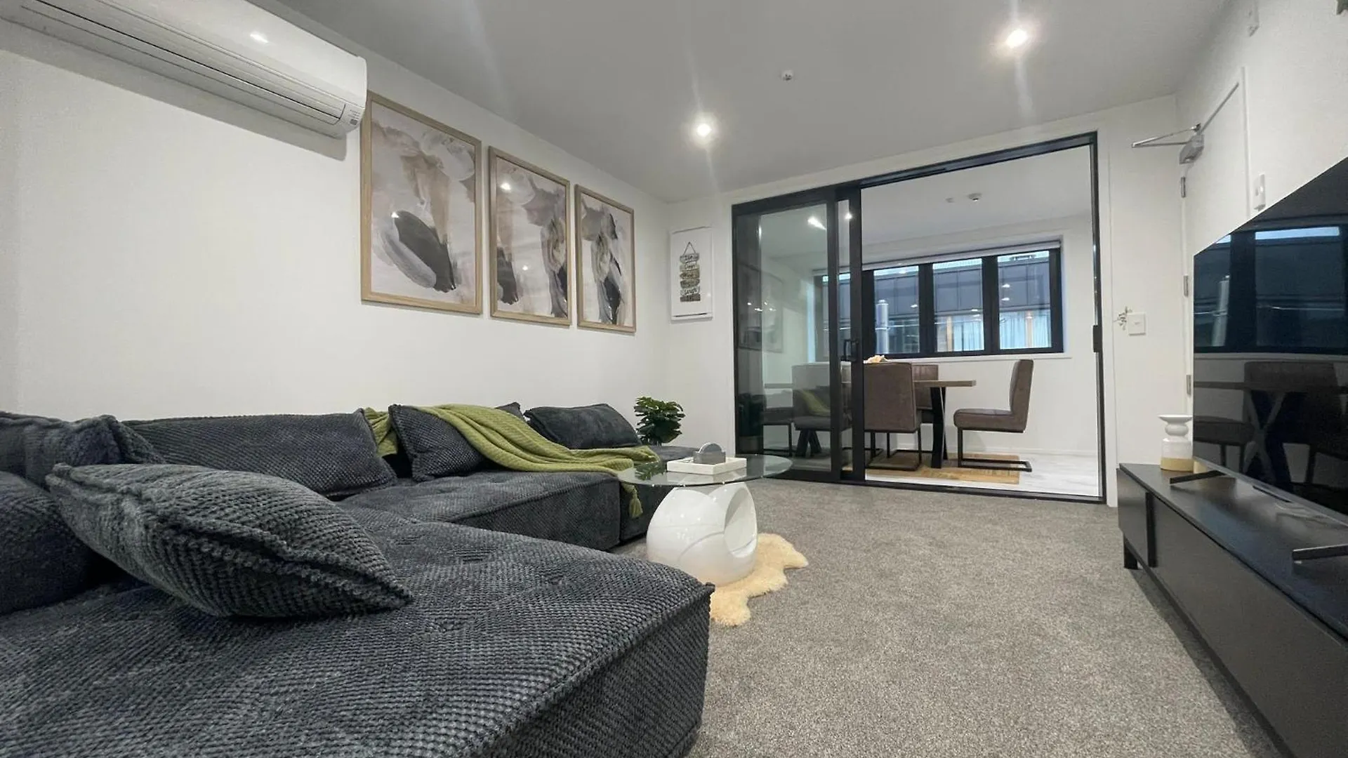 Luxury Cbd 2 Bed Near Riverside Market Free Parking! Christchurch Apartment