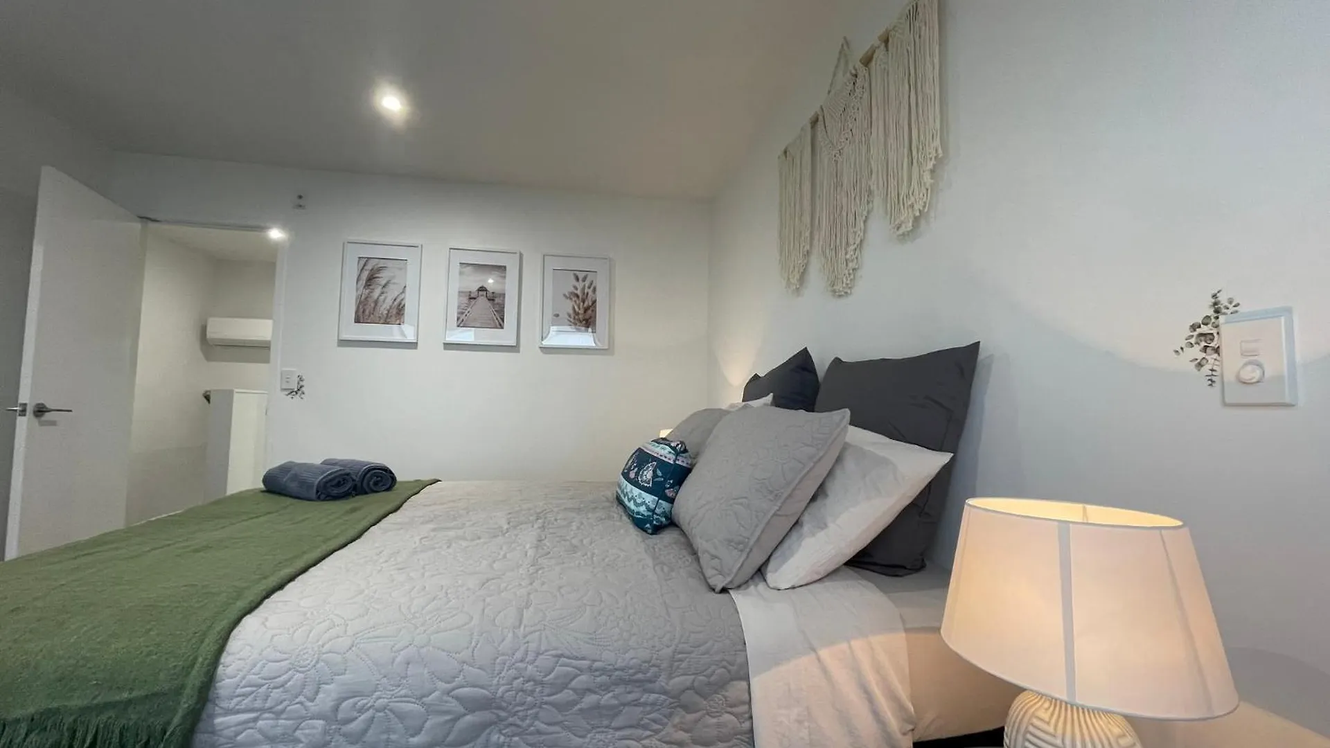 Luxury Cbd 2 Bed Near Riverside Market Free Parking! Christchurch Apartment