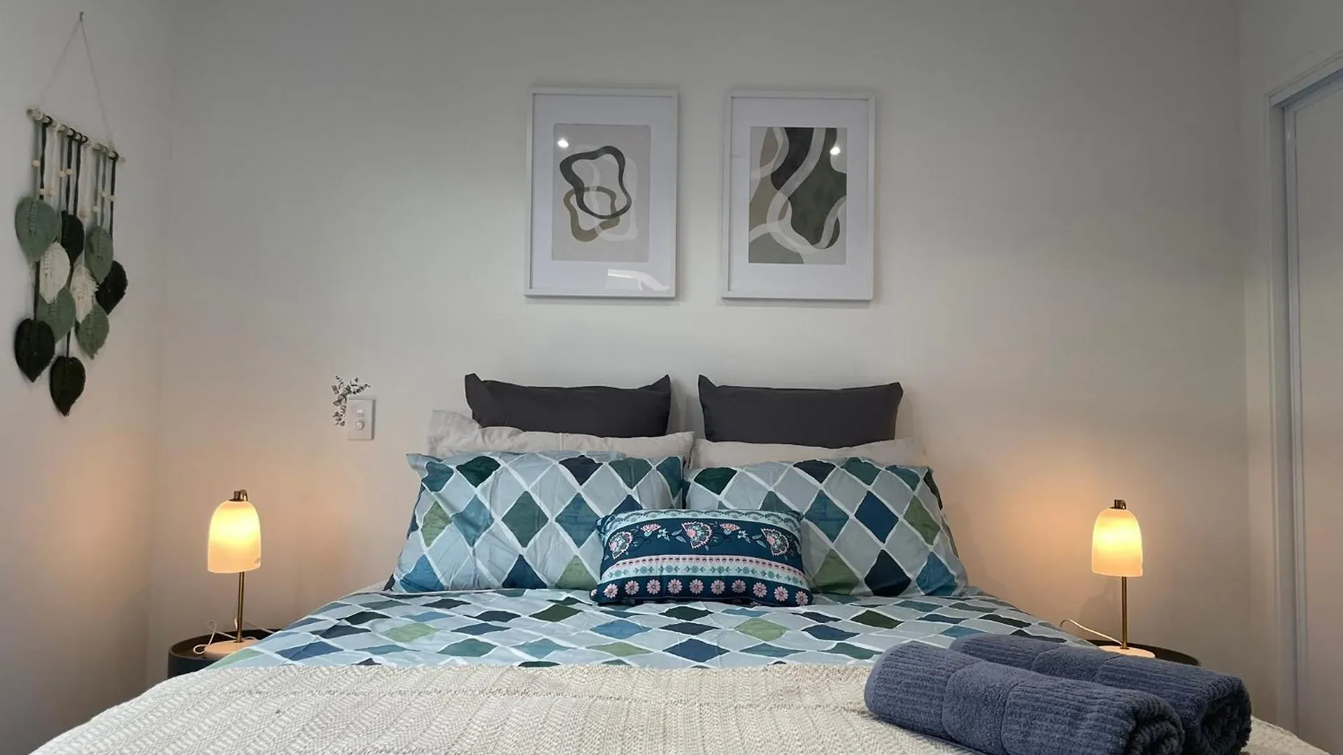 Luxury Cbd 2 Bed Near Riverside Market Free Parking! Christchurch