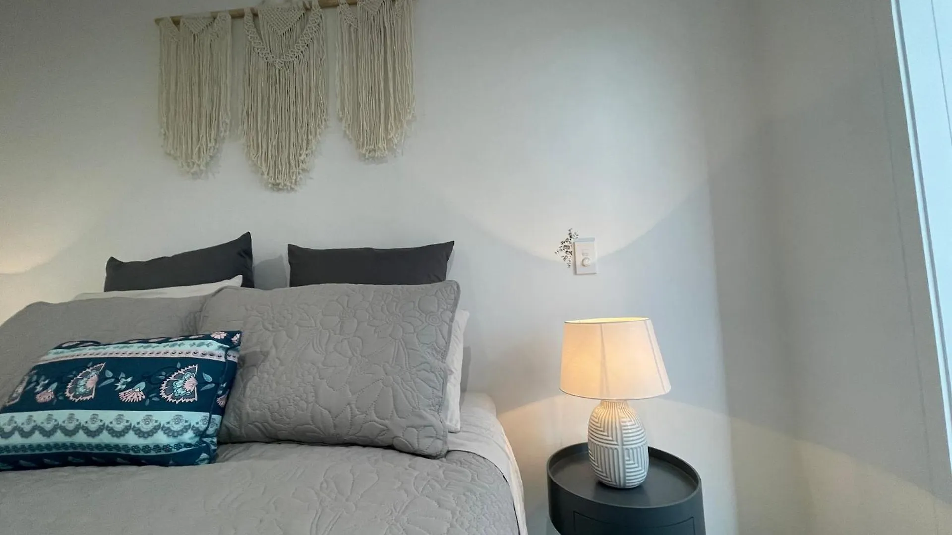Luxury Cbd 2 Bed Near Riverside Market Free Parking! Christchurch Apartment