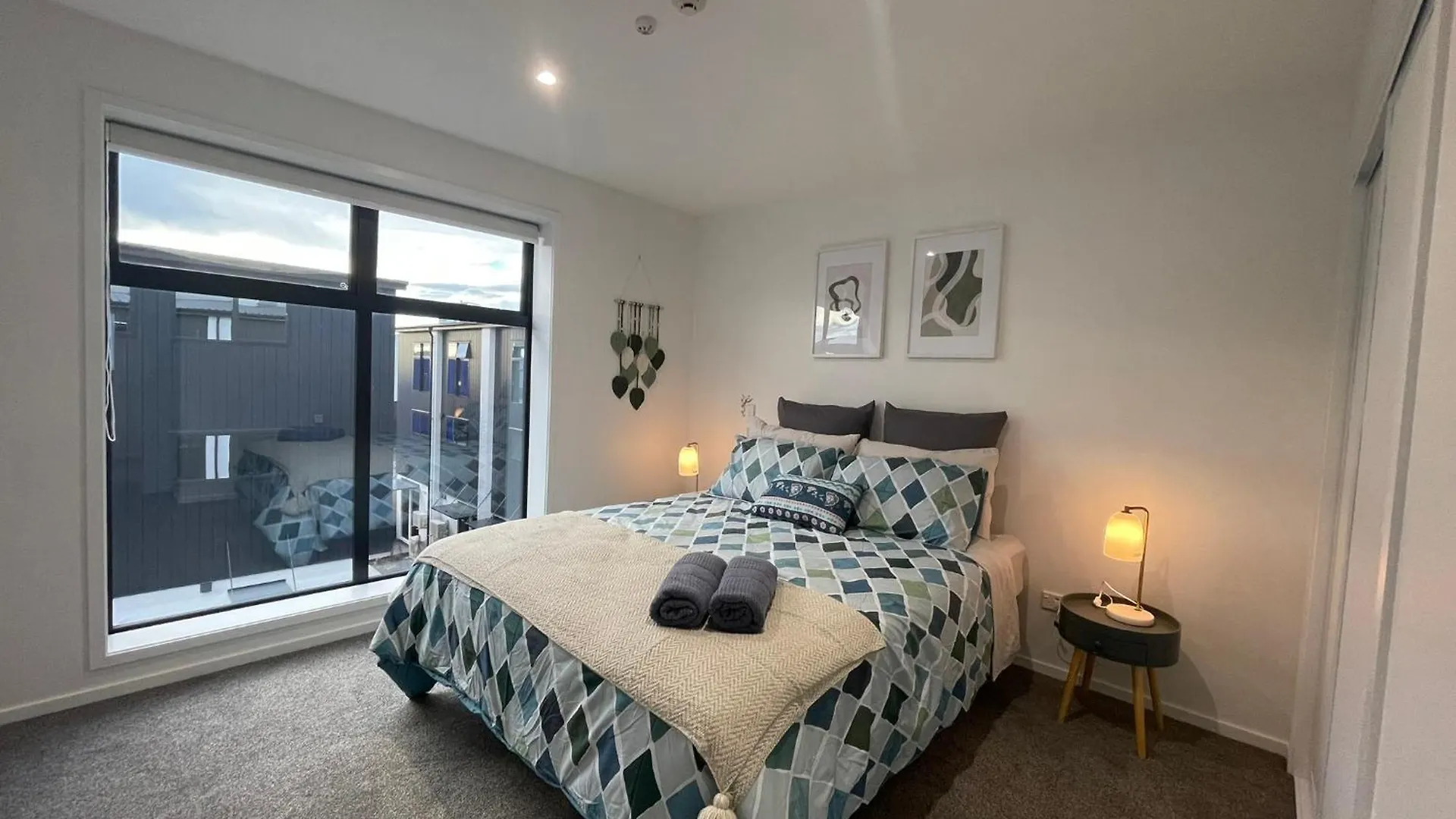 Luxury Cbd 2 Bed Near Riverside Market Free Parking! Christchurch