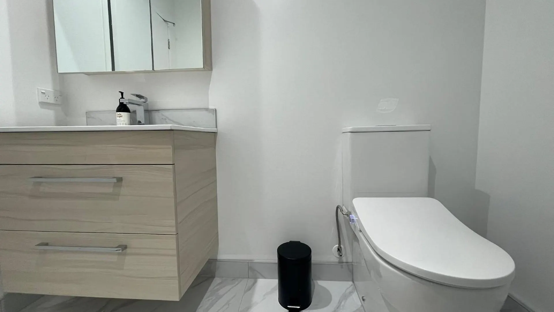Luxury Cbd 2 Bed Near Riverside Market Free Parking! Christchurch